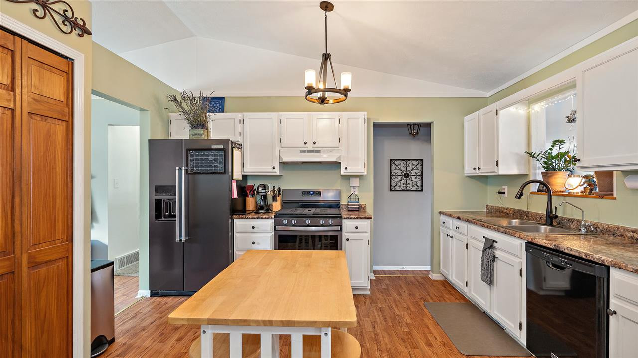 5849 Squires Road Jackson, MI 49201 - Photo 8 of 38 Photo 8