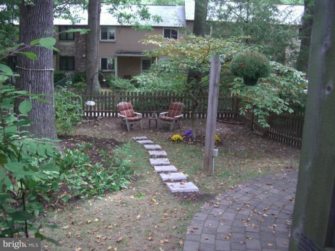 9 Ridge Road, Unit J Greenbelt, MD 20770 - Photo 3 of 12 Back yard
