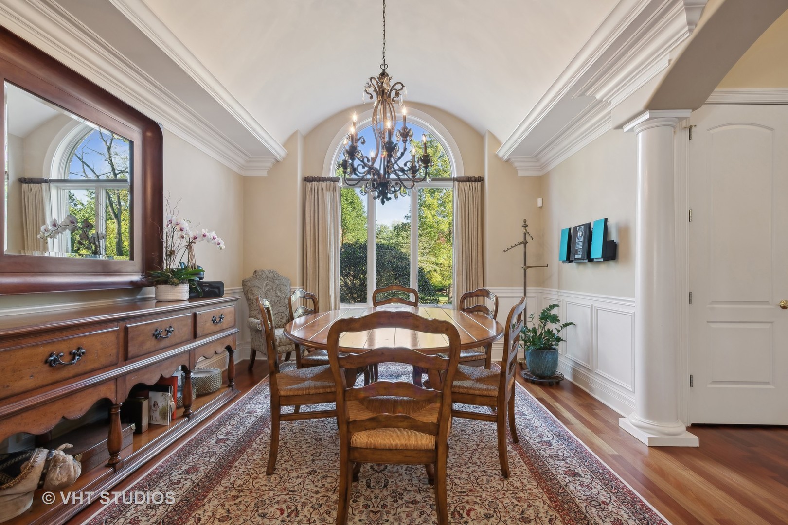 422 West County Line Road Barrington Hills, IL 60010 - Photo 14 of 66 Gallery Image 14
