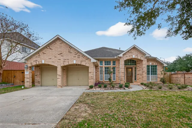 $290,000 | 14702 Arbor Trace Lane, Humble, TX 77396