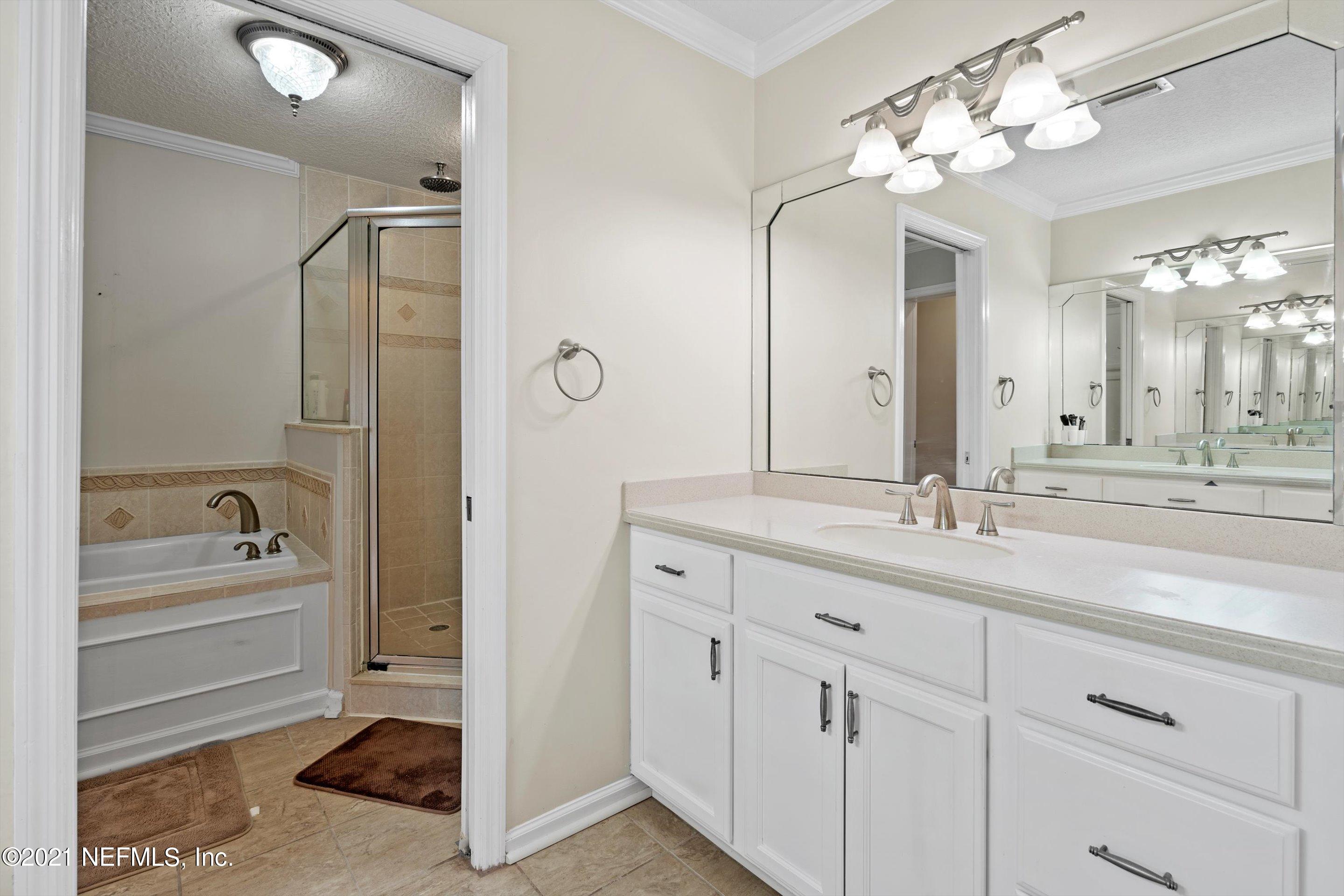 241 Holly Knowe Road Fleming Island, FL 32003 - Photo 15 of 28 Primary Bathroom