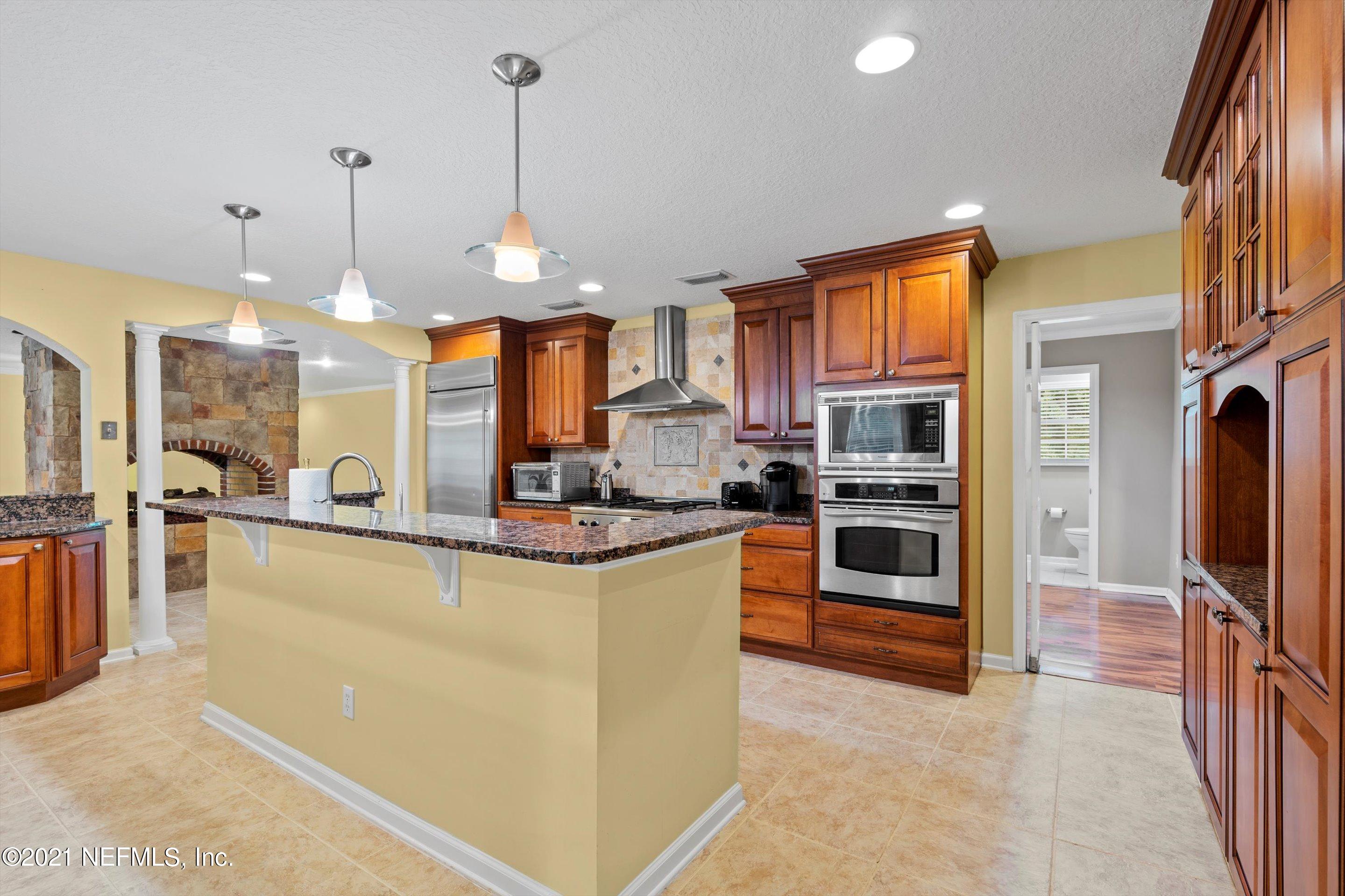 241 Holly Knowe Road Fleming Island, FL 32003 - Photo 9 of 28 Kitchen with Island