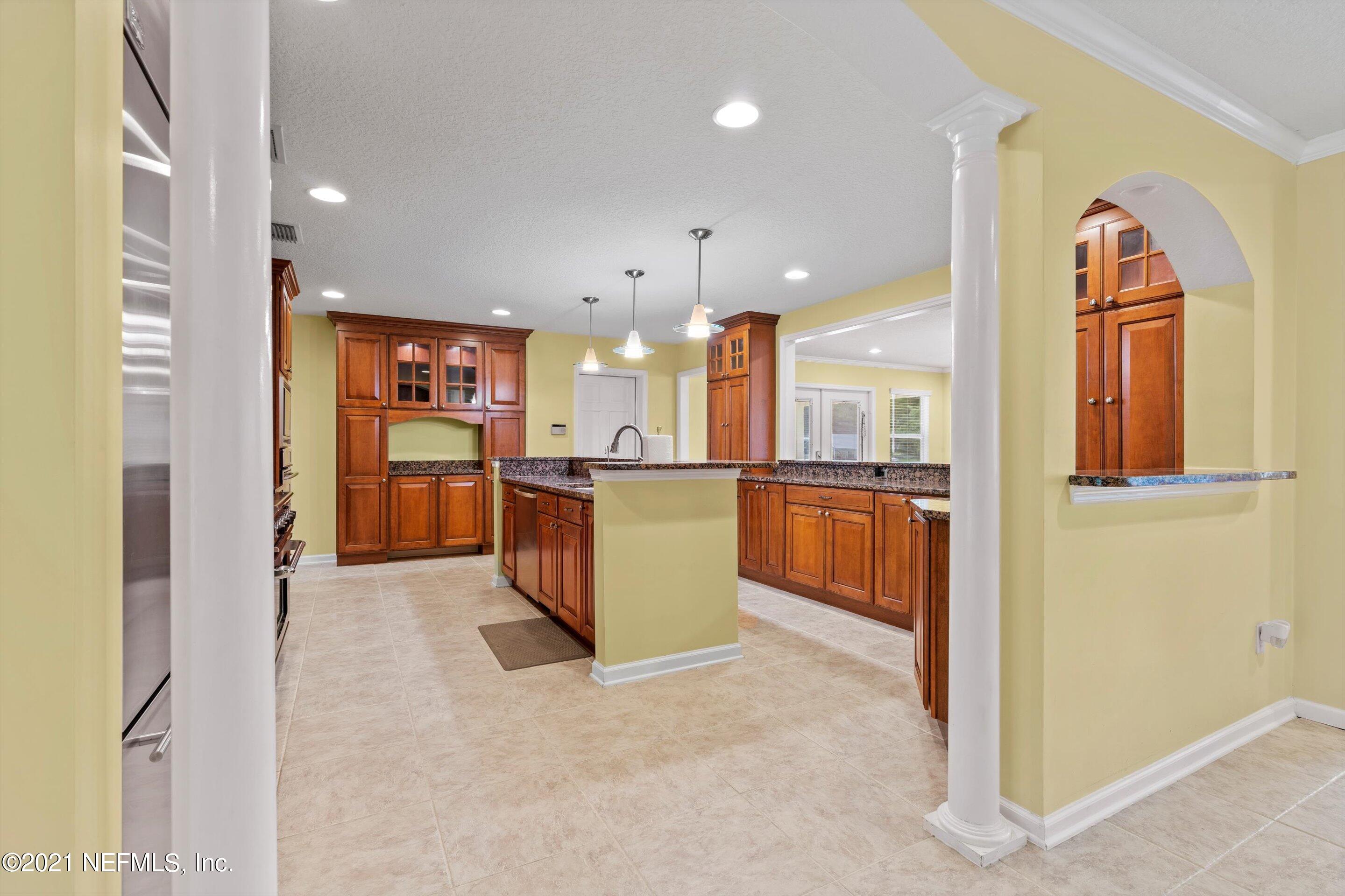 241 Holly Knowe Road Fleming Island, FL 32003 - Photo 10 of 28 Kitchen