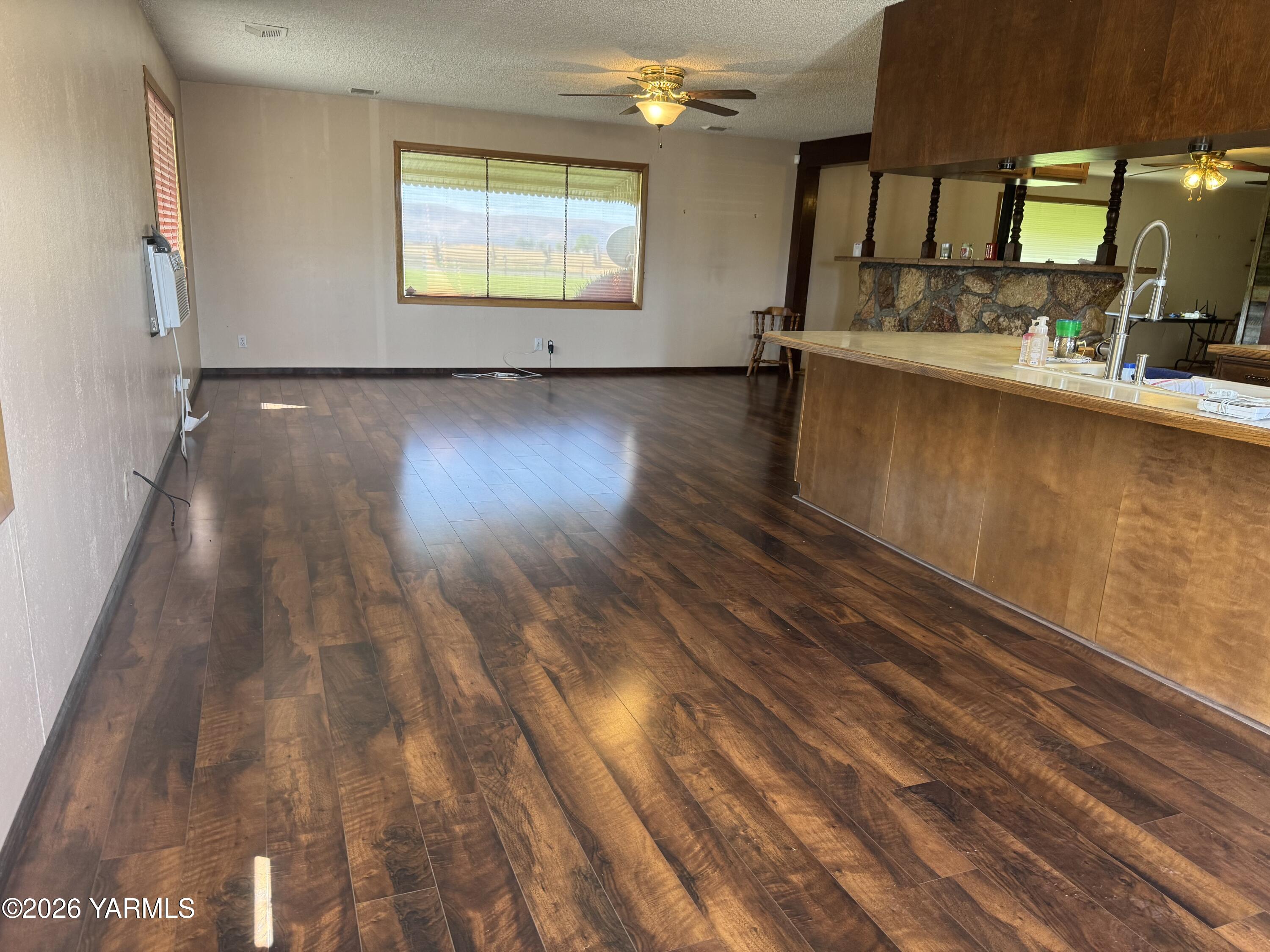 4201 McDonald Road Wapato, WA 98951 - Photo 4 of 9 kitchen/dining