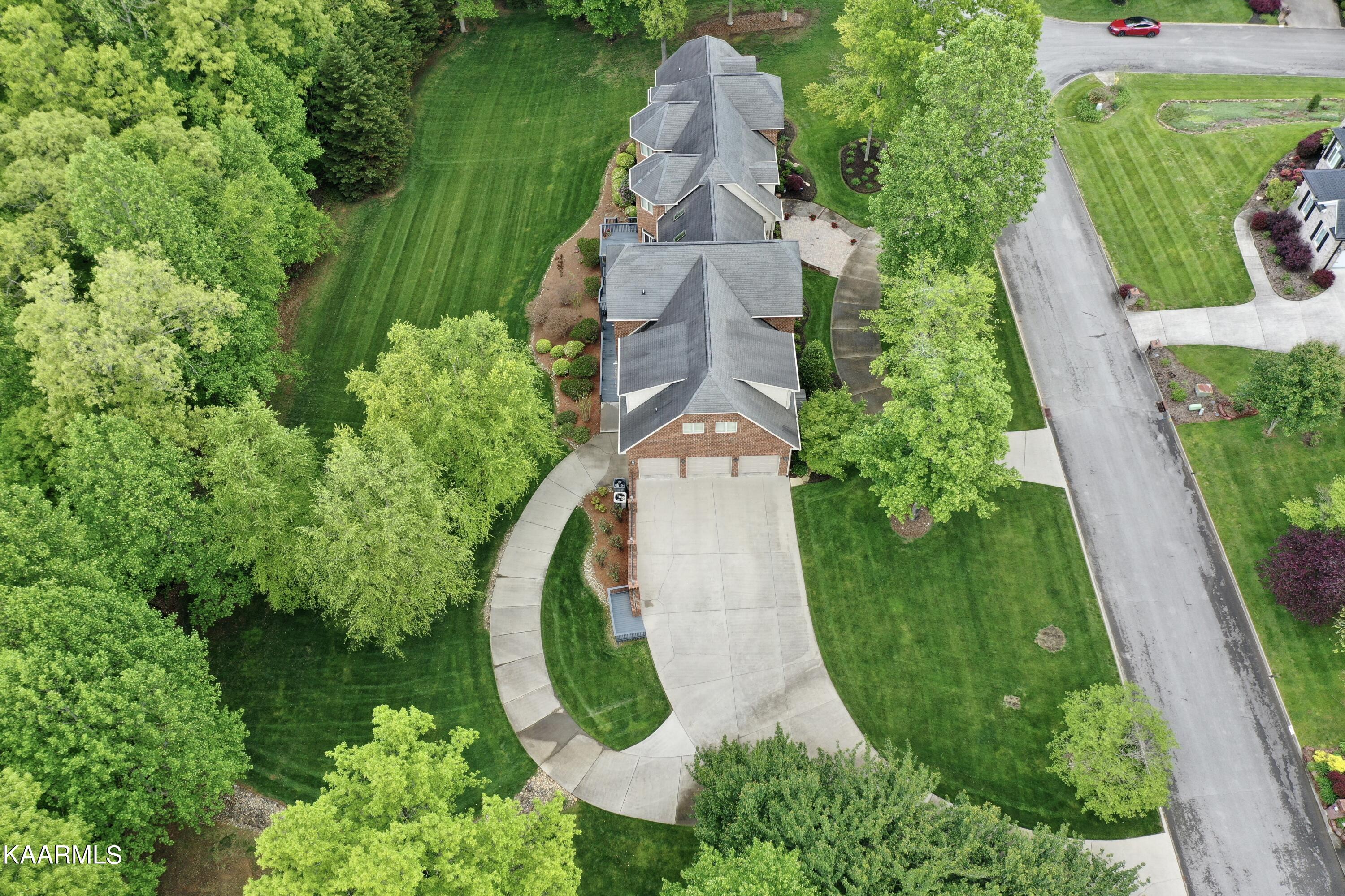 123 William Lane Oak Ridge, TN 37830 - Photo 4 of 53 Photo Apr 28 2023, 4 06 31 PM