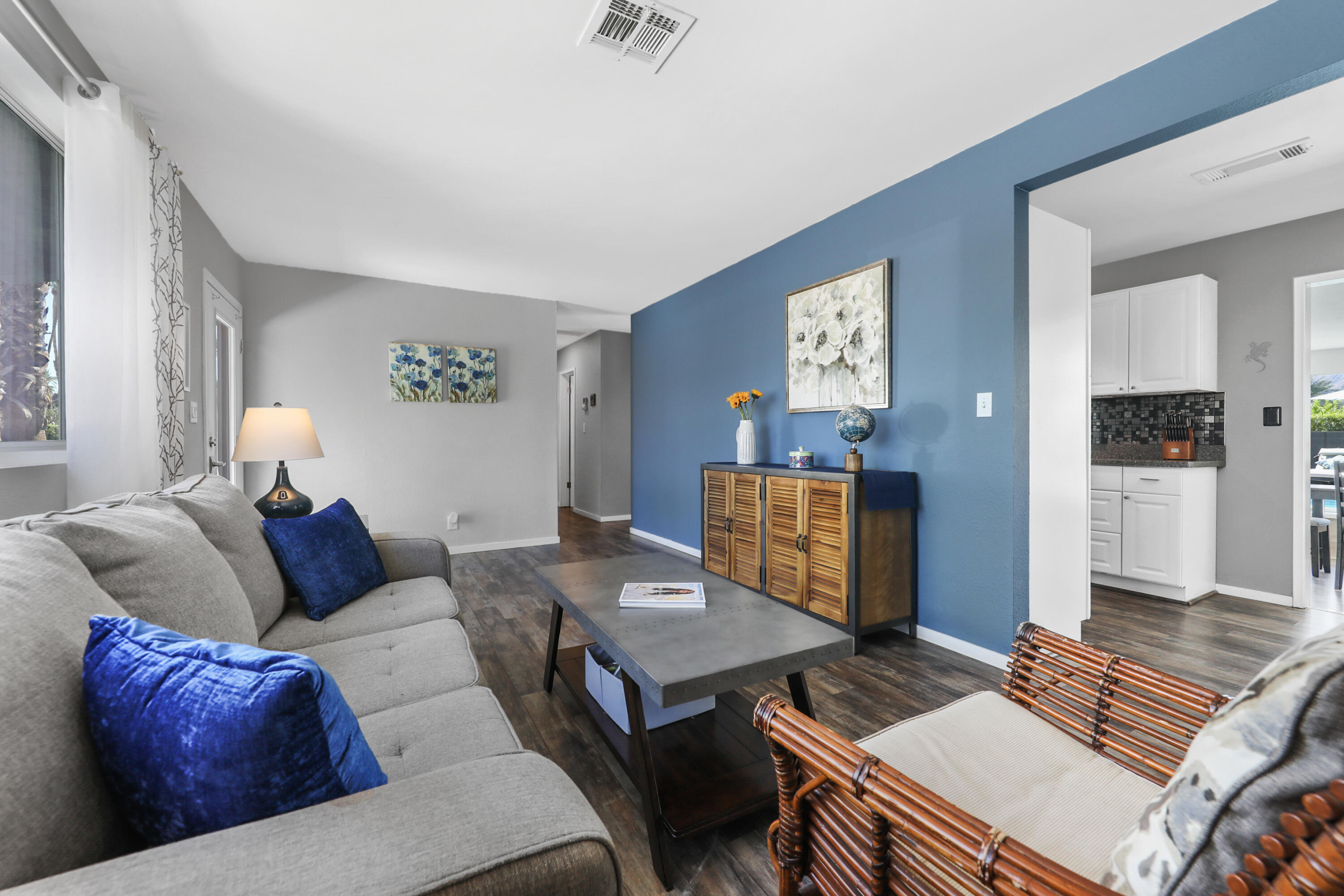 70171 Chappel Road Rancho Mirage, CA 92270 - Photo 11 of 38 a living room with furniture rug and window
