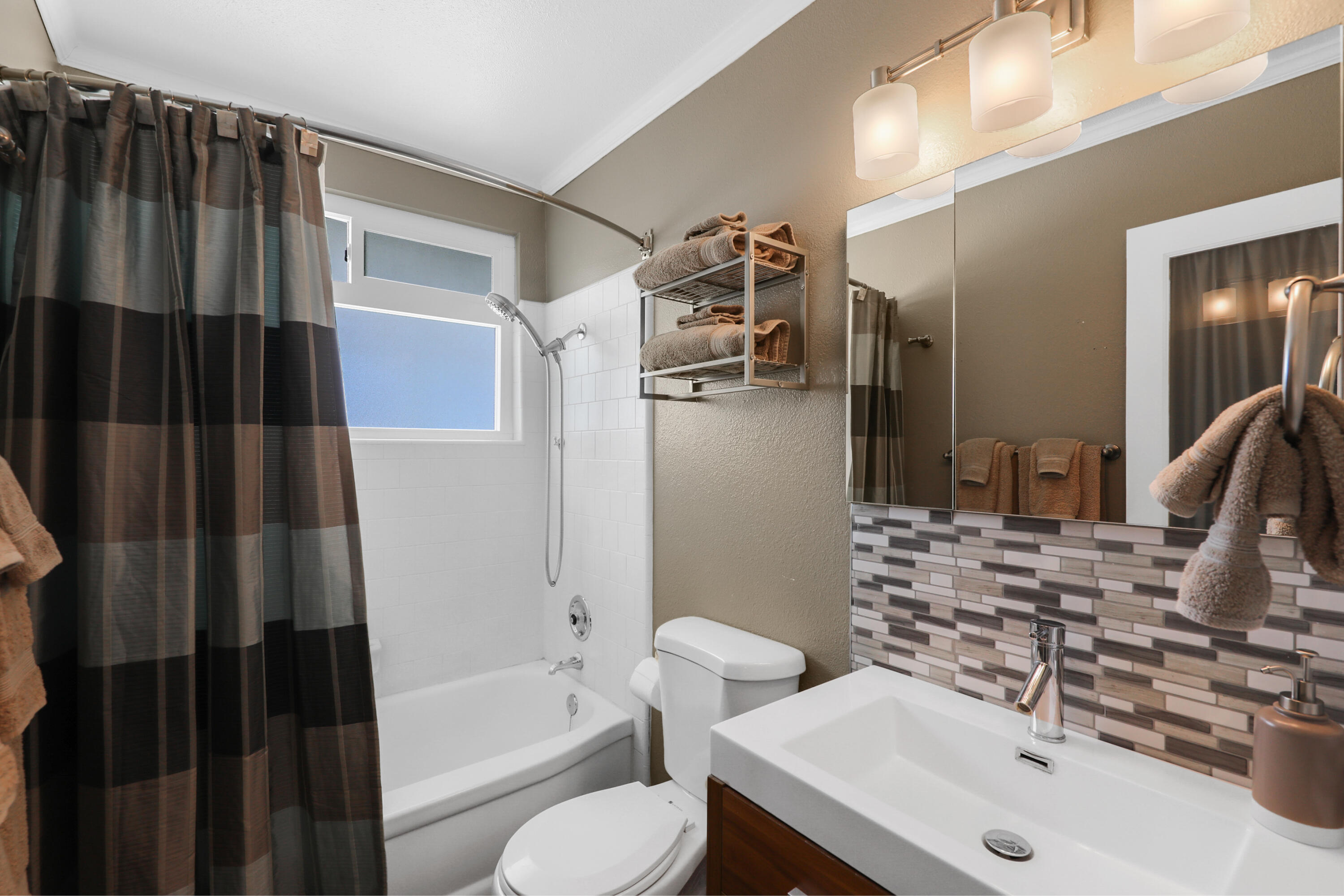 70171 Chappel Road Rancho Mirage, CA 92270 - Photo 18 of 38 a bathroom with a sink toilet and shower