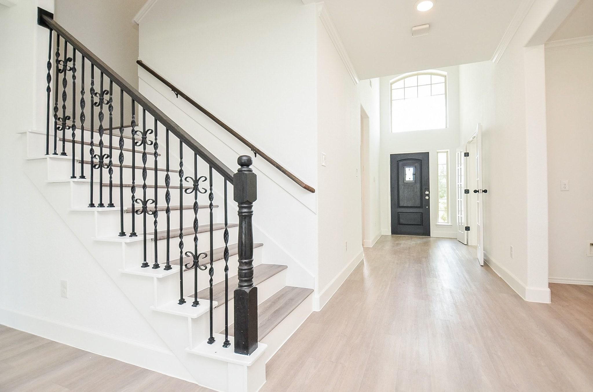 3820 Vista Grove Court Rosenberg, TX 77469 - Photo 9 of 36 New hardwood staircase