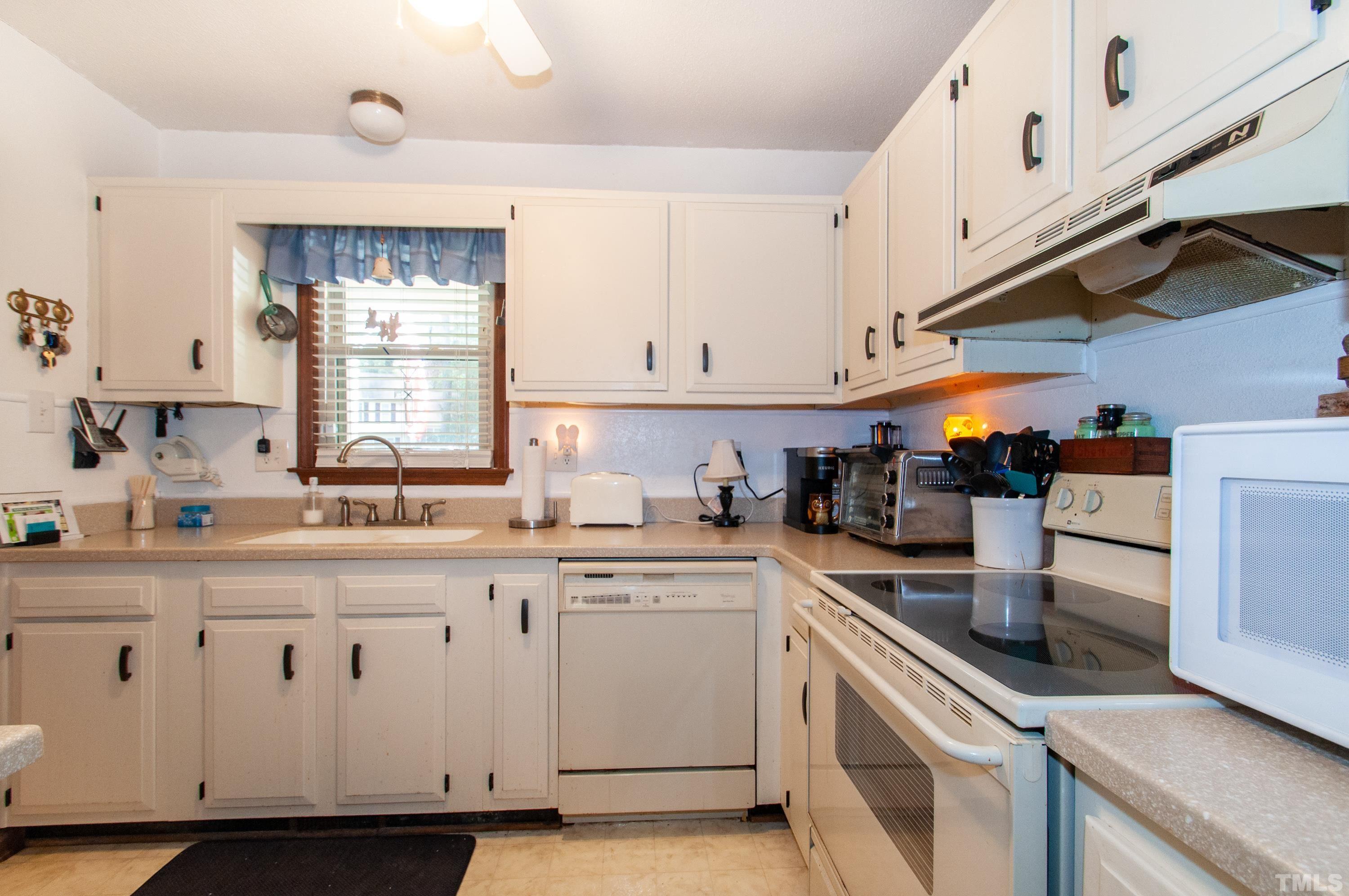 720 Benchmark Drive Raleigh, NC 27615 - Photo 3 of 30 Gallery Image 3