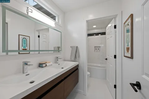 $2,549,000 | 5 Wanda Lane, Orinda, CA 94563