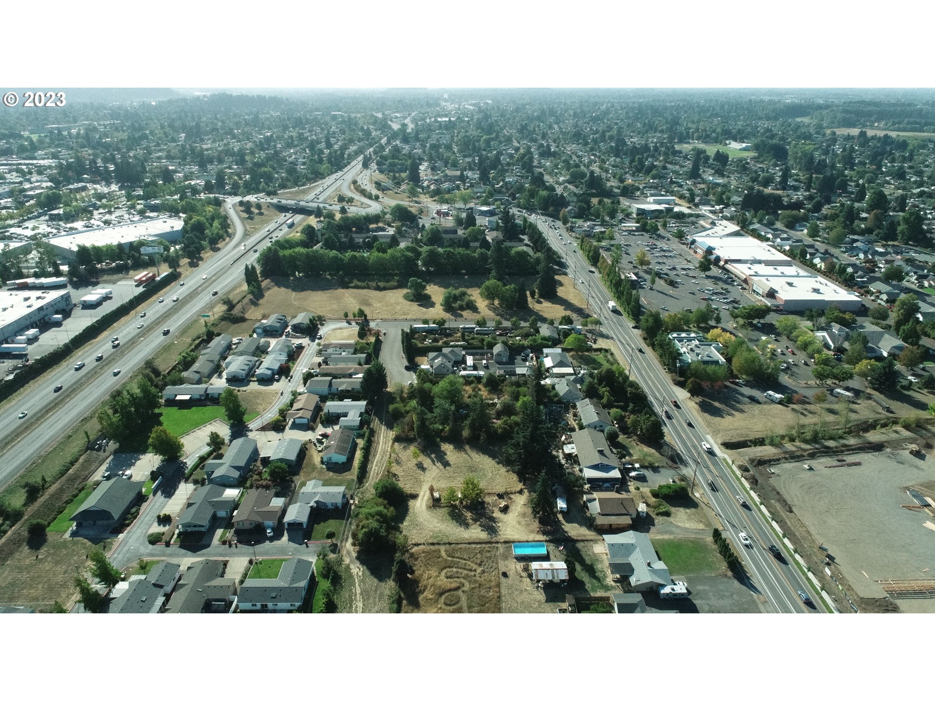 R Street Springfield, OR 97477 - Photo 7 of 9 a view of a city