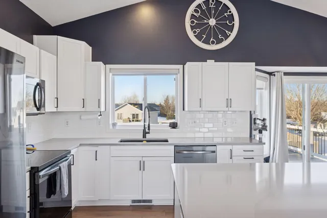 $374,900 | 1546 Mallard Avenue, Baldwin, WI 54002