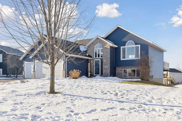 $374,900 | 1546 Mallard Avenue, Baldwin, WI 54002