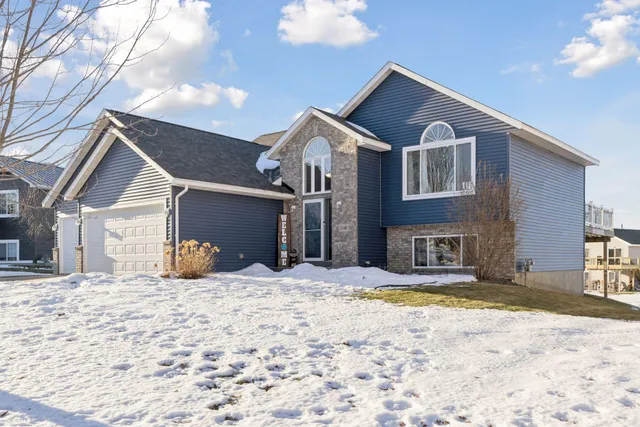 $374,900 | 1546 Mallard Avenue, Baldwin, WI 54002