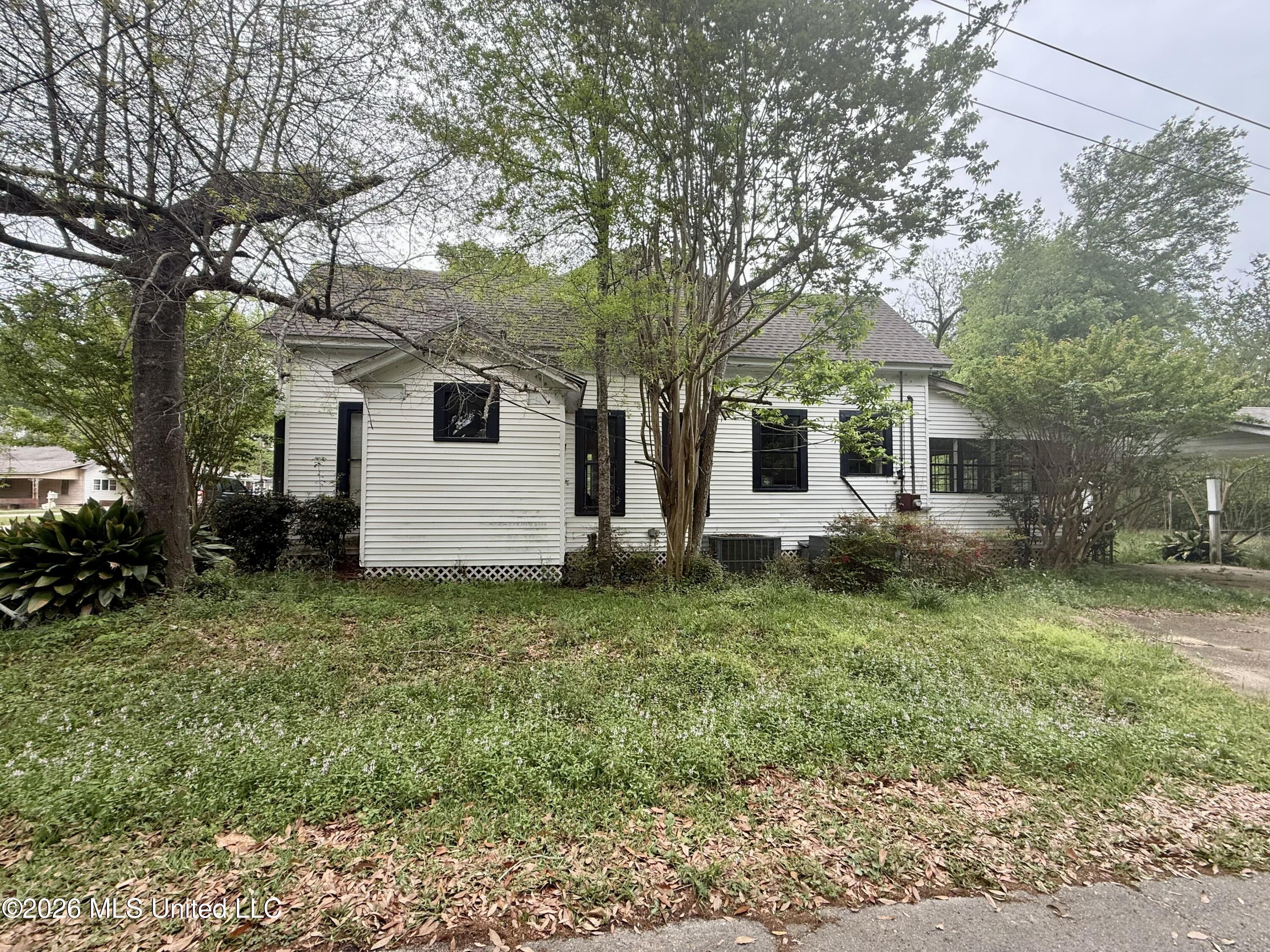 101 South Main Street Mount Olive, MS 39119 - Photo 2 of 25 IMG_2421