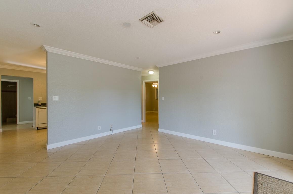283 Southwest 2nd Street Boca Raton, FL 33432 - Photo 13 of 25 image