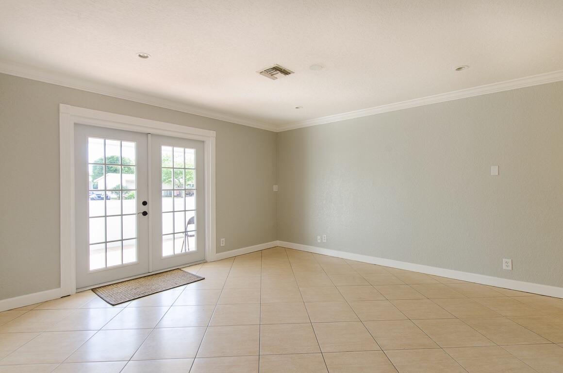 283 Southwest 2nd Street Boca Raton, FL 33432 - Photo 4 of 25 image