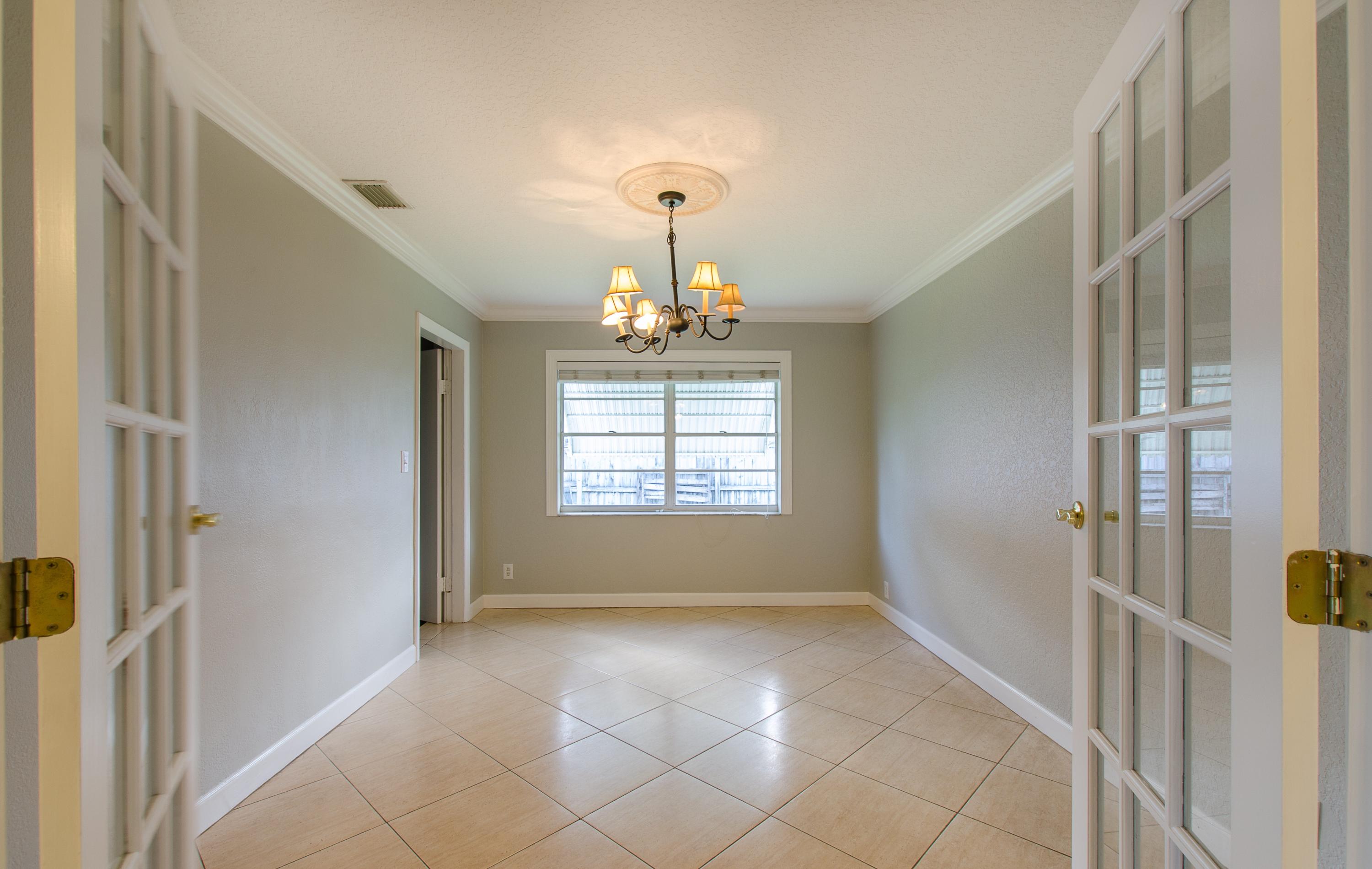 283 Southwest 2nd Street Boca Raton, FL 33432 - Photo 6 of 25 image