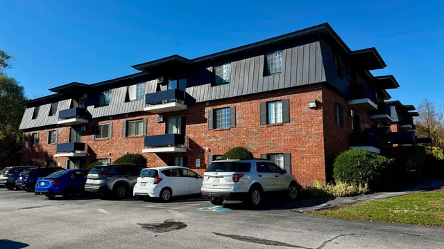 $194,900 | 34 Dunbarton Road, Unit 3G, Manchester, NH 03102