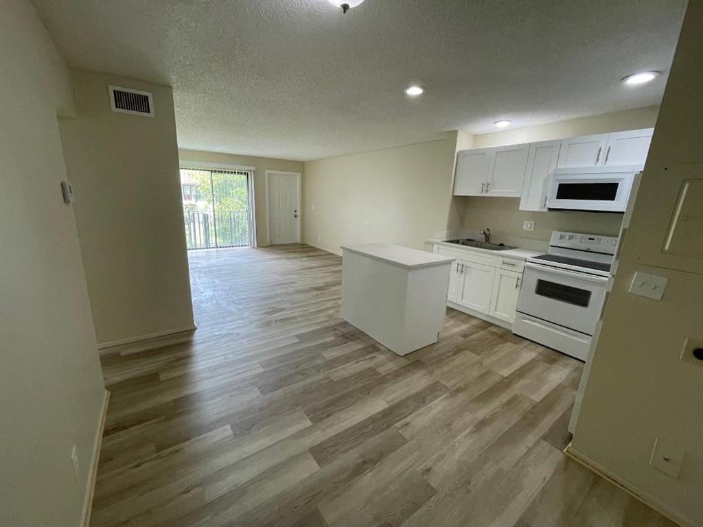 11372 Royal Palm Boulevard, Unit 11372 Coral Springs, FL 33065 - Photo 3 of 4