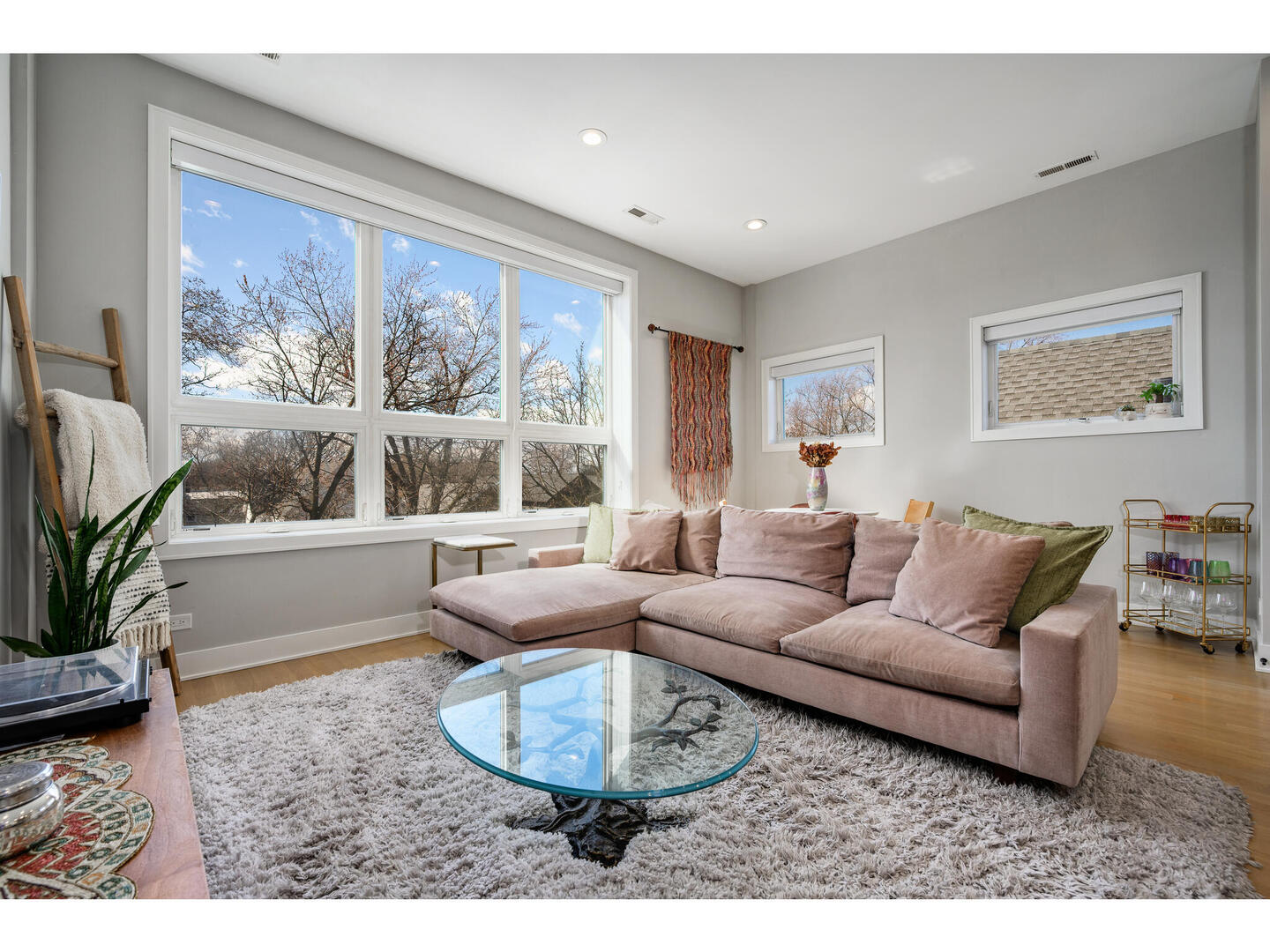 2705 North Hamlin Avenue, Unit 3 Chicago, IL 60647 - Photo 3 of 22