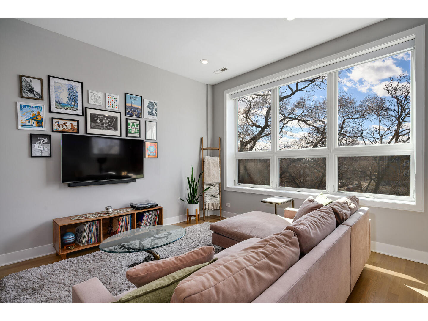 2705 North Hamlin Avenue, Unit 3 Chicago, IL 60647 - Photo 8 of 22