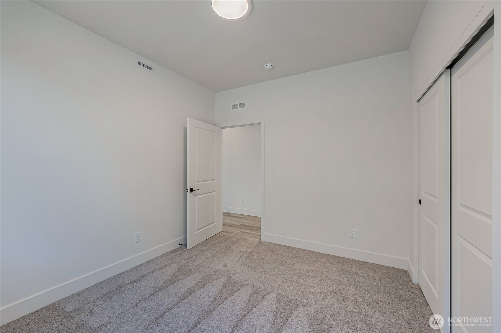 402 Pagget Avenue Winlock, WA 98596 - Photo 21 of 36 a view of room
