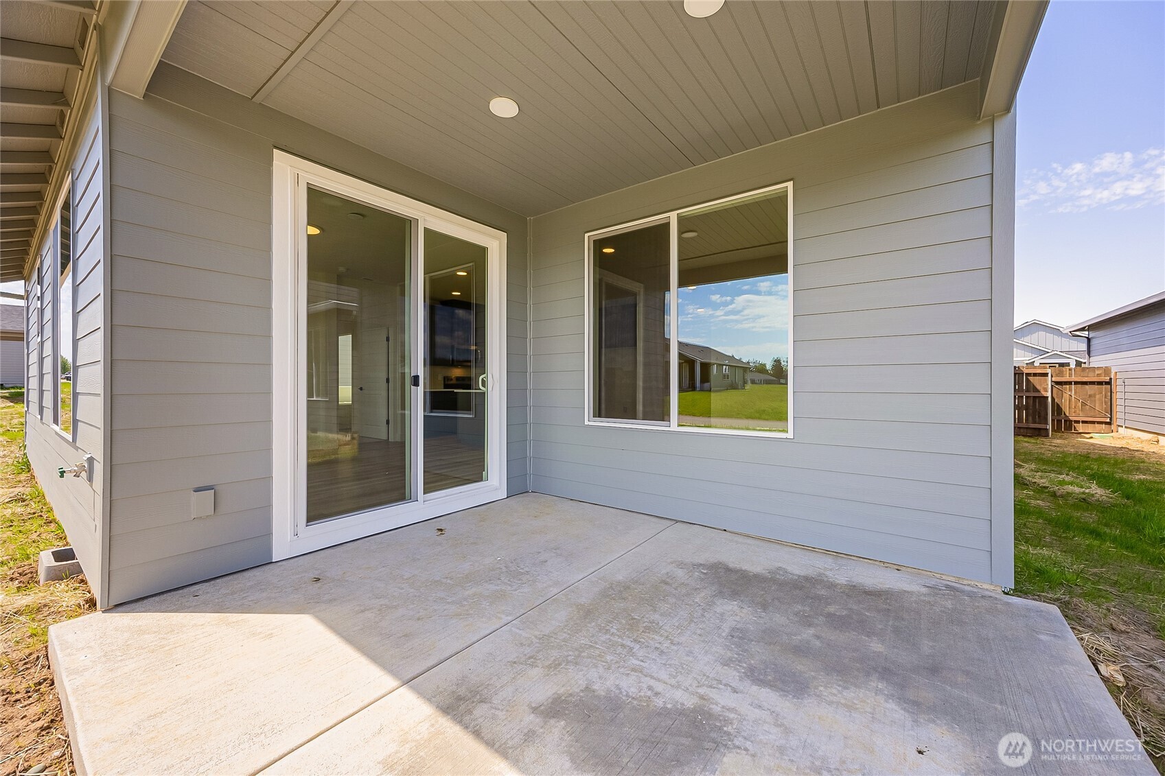 402 Pagget Avenue Winlock, WA 98596 - Photo 30 of 36 a view of an entrance of the house