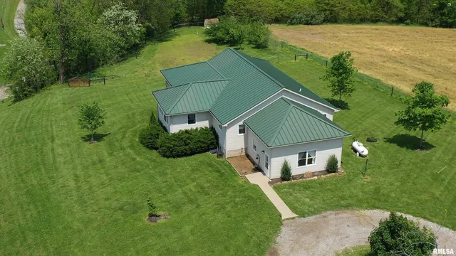 $422,000 | 1548 Koehn Road, Rockwood, IL 62280