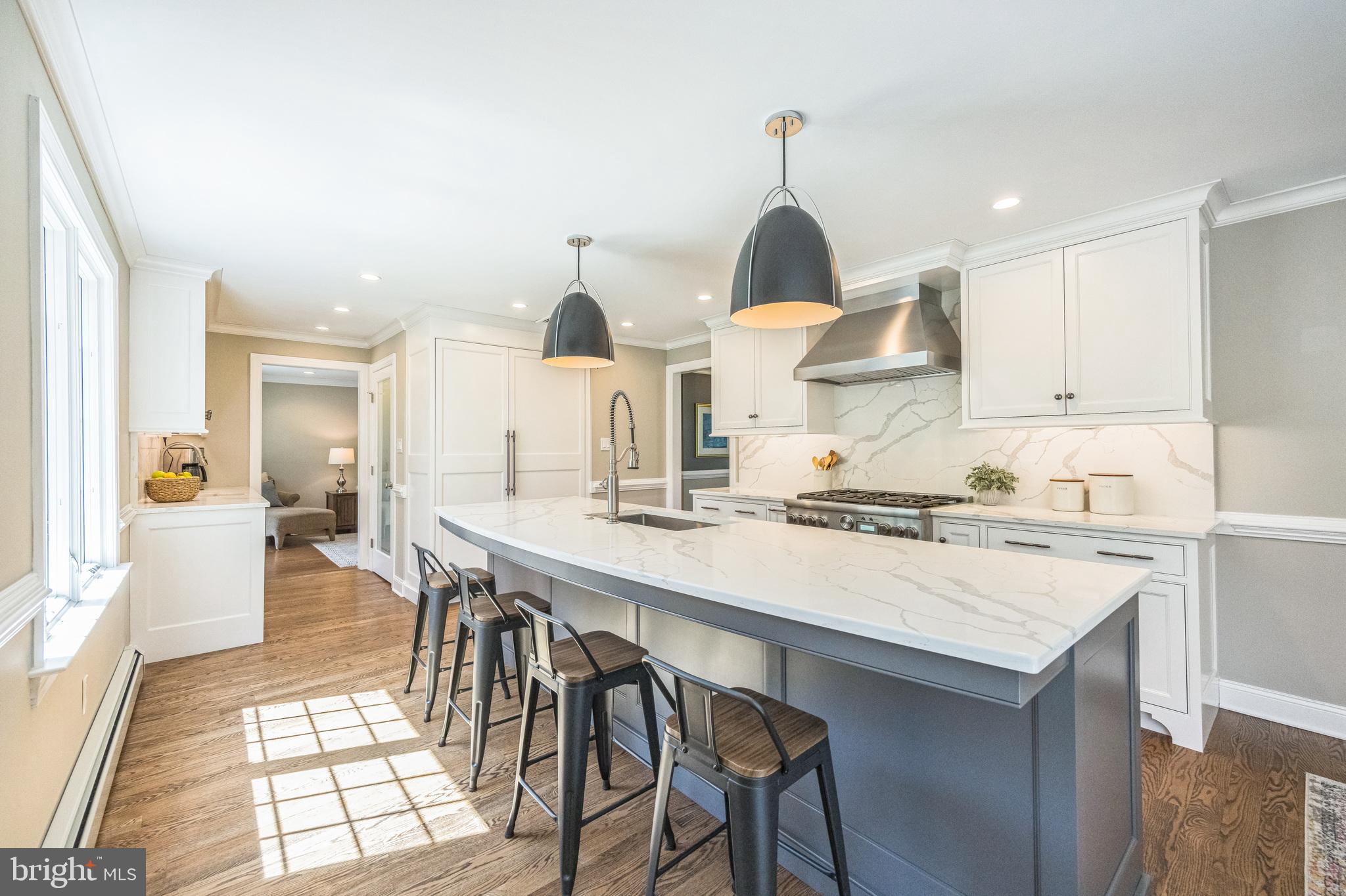 Welcome home to 115 W Possum Hollow!
