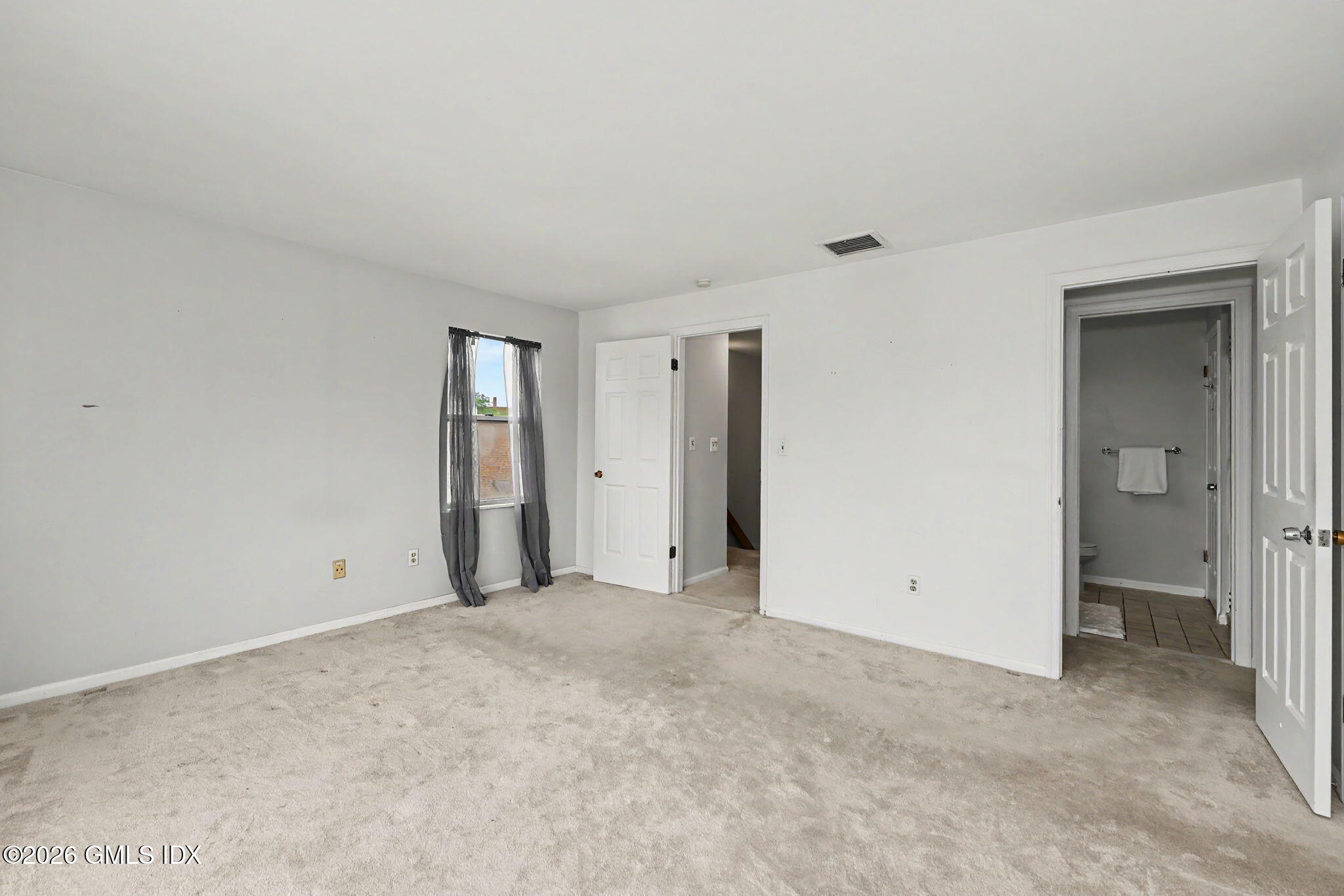 21 Highland Road, Unit 21 Stamford, CT 06901 - Photo 10 of 19 Primary Bedroom/Double Closets