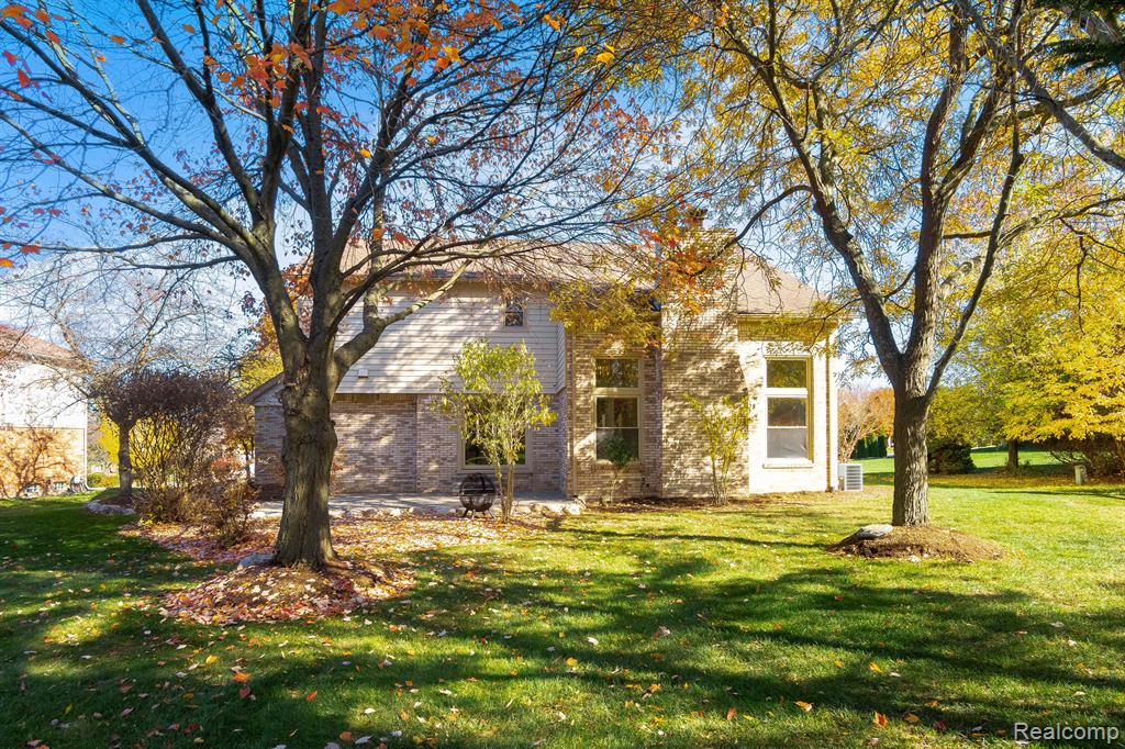 733 Timberline Drive Rochester Hills, MI 48309 - Photo 5 of 62