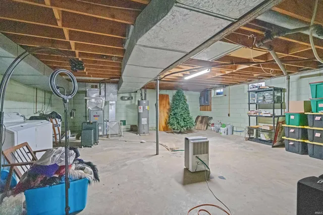 $260,000 | 130 Westmoreland Drive West, Kokomo, IN 46901