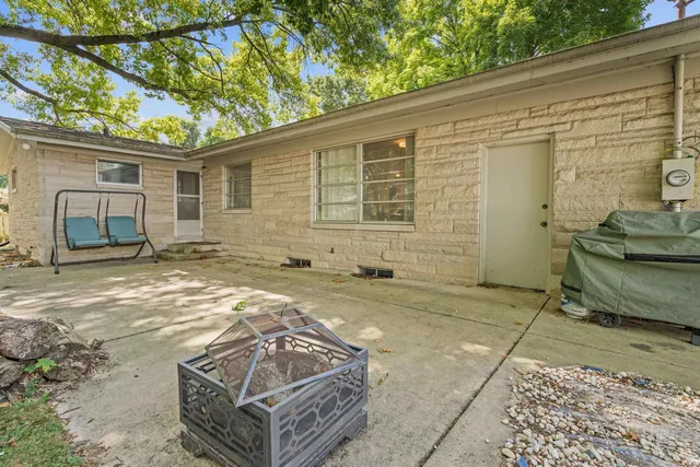 $250,000 | 130 Westmoreland Drive West, Kokomo, IN 46901