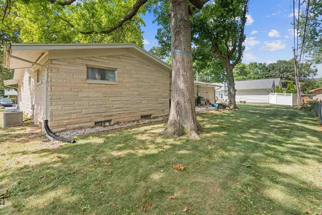 $260,000 | 130 Westmoreland Drive West, Kokomo, IN 46901