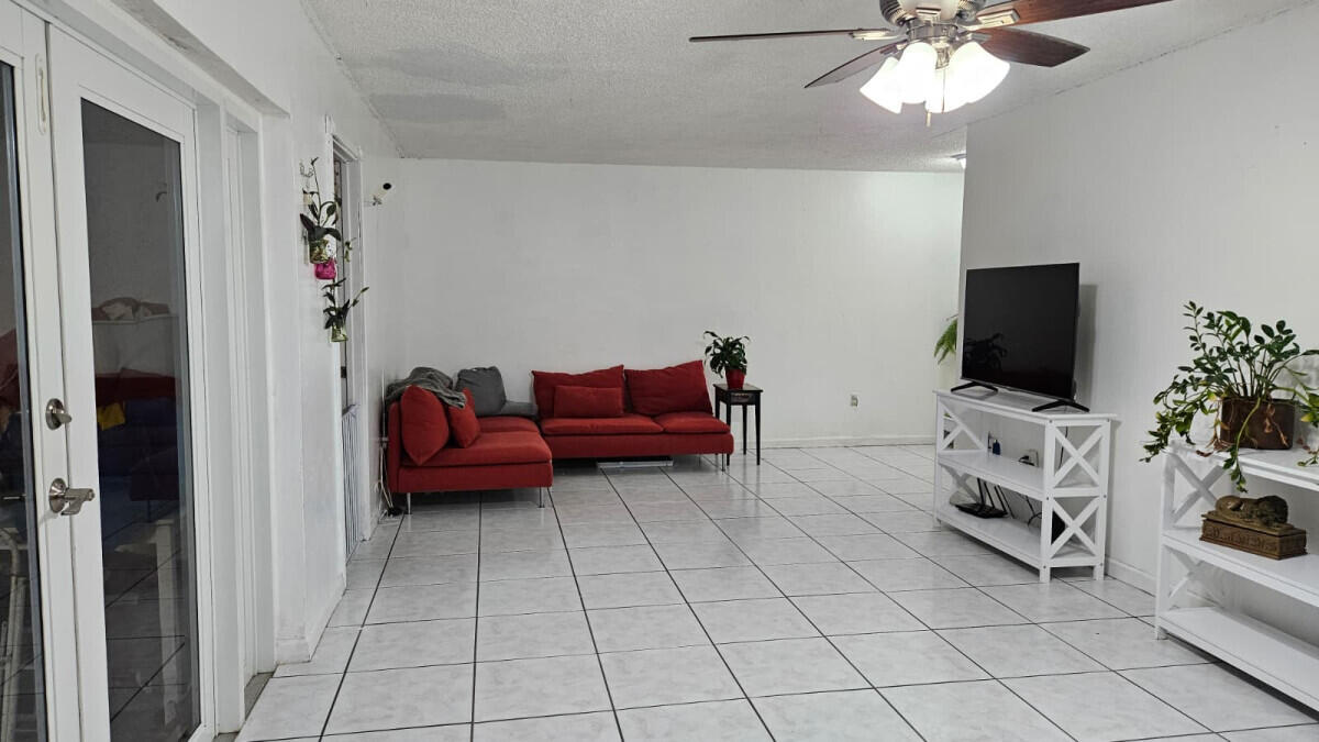 13347 Northwest 5th Terrace Miami, FL 33182 - Photo 4 of 16 4