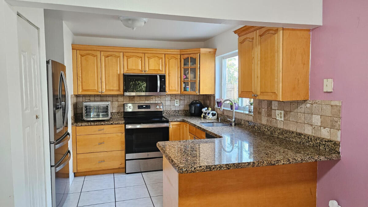 13347 Northwest 5th Terrace Miami, FL 33182 - Photo 6 of 16 6