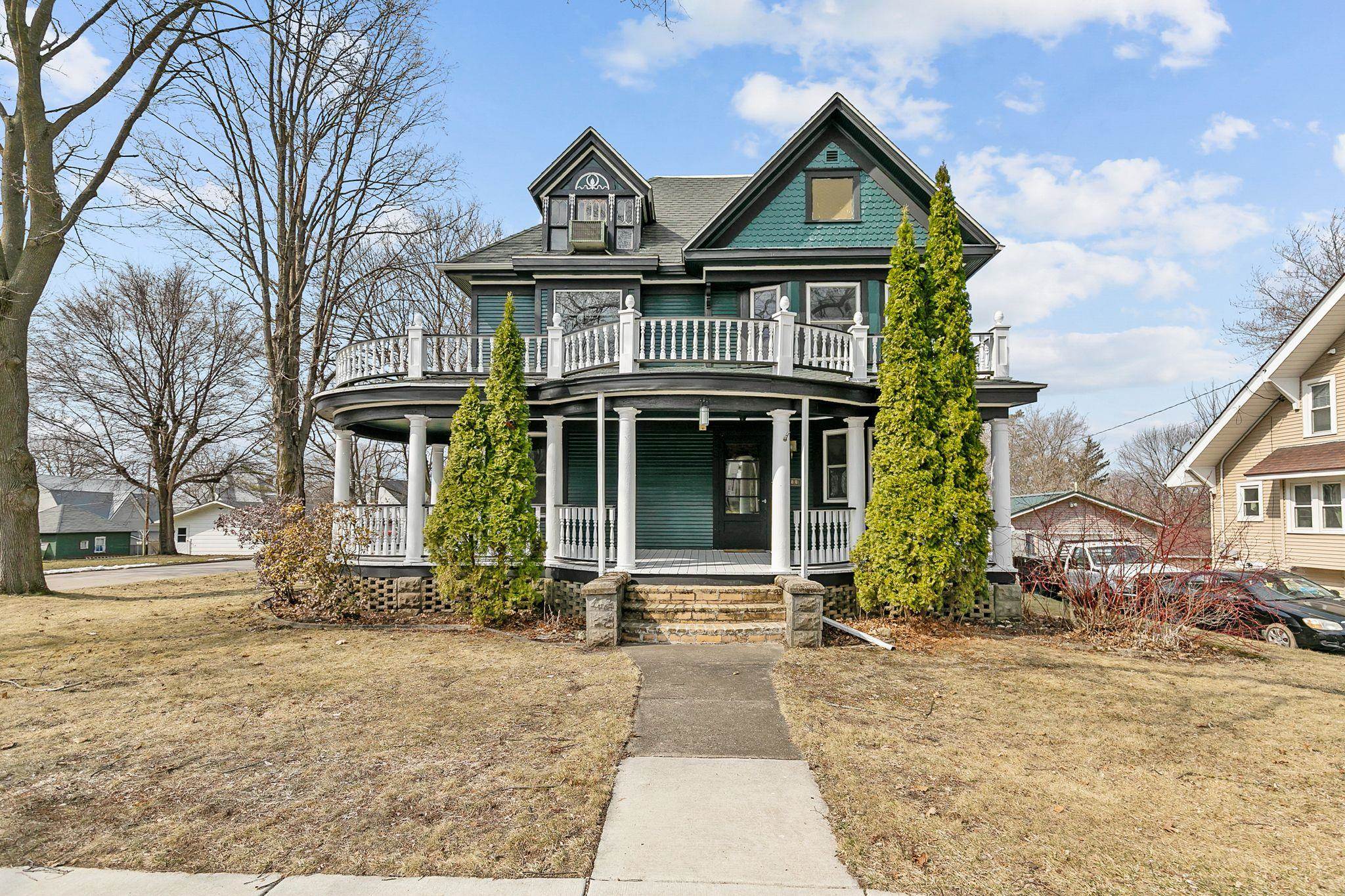 215 North Bridge Street Markesan, WI 53946 - Photo 1 of 55