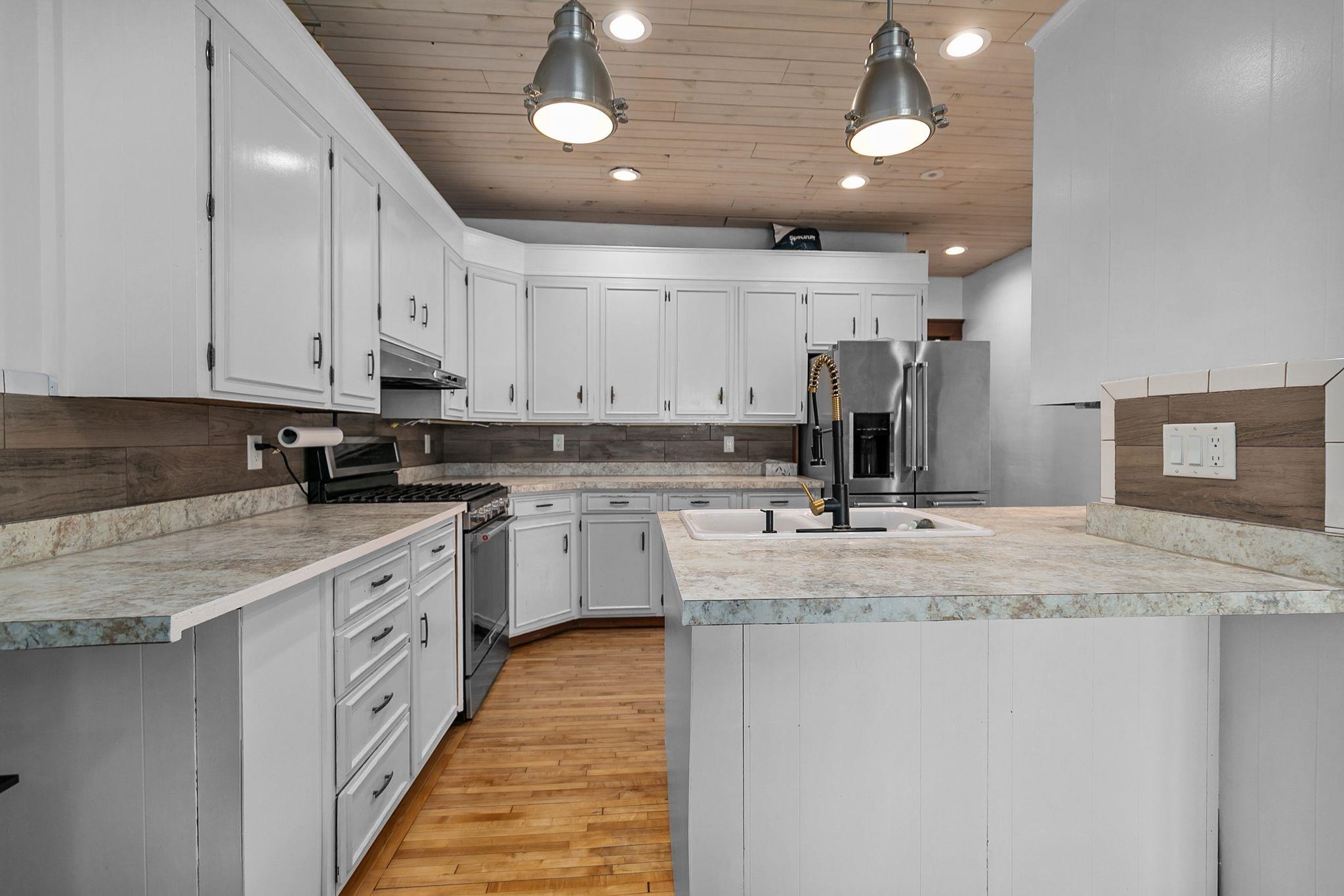 215 North Bridge Street Markesan, WI 53946 - Photo 13 of 55