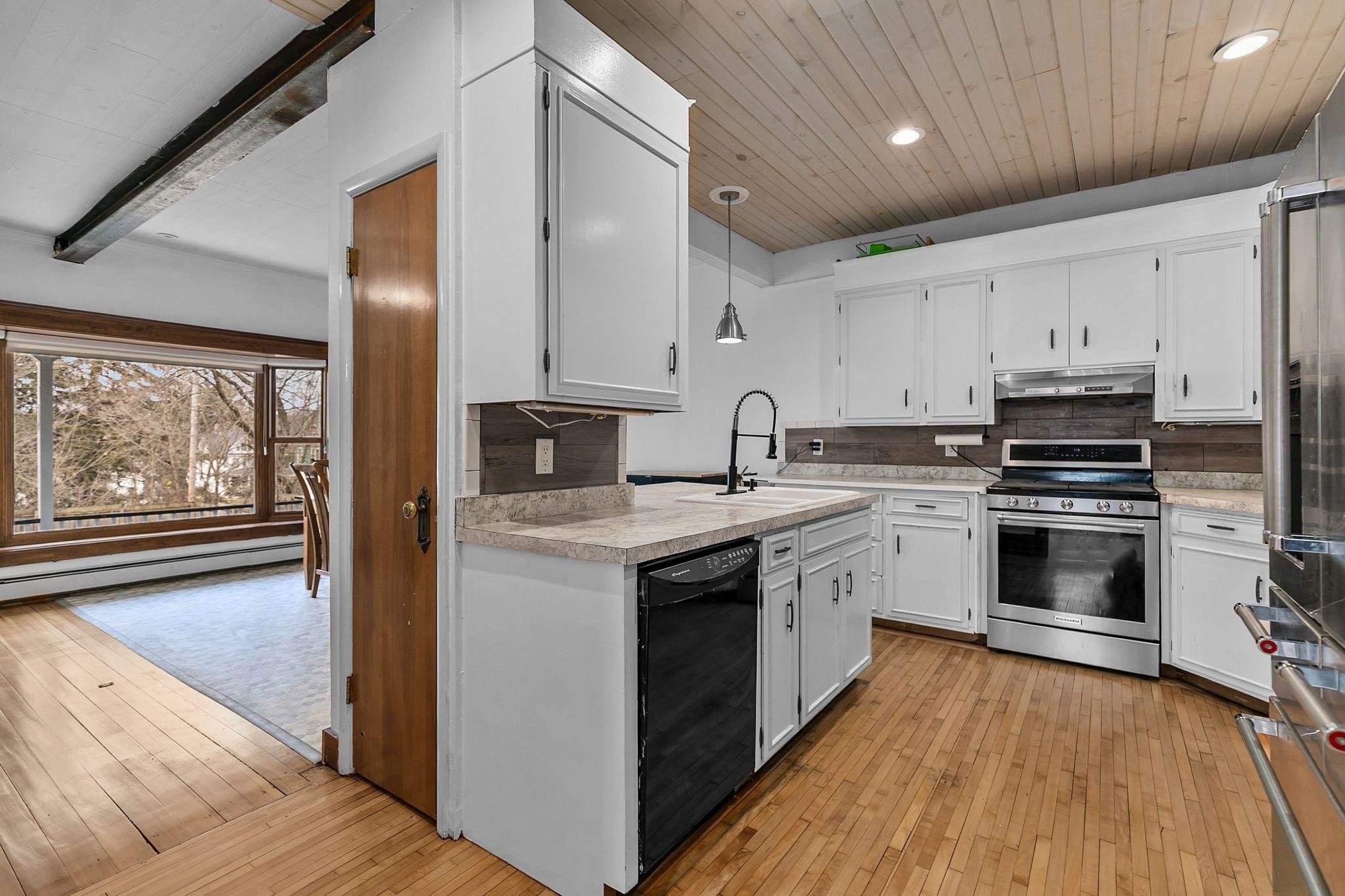 215 North Bridge Street Markesan, WI 53946 - Photo 10 of 55