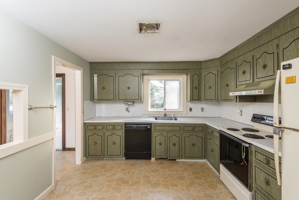 26 Carver Road Plymouth, MA 02360 - Photo 10 of 25 a kitchen with stainless steel appliances granite countertop a sink and cabinets