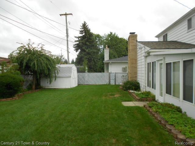 1813 Springfield Street Flint, MI 48503 - Photo 5 of 23 DSCN3778.JPG
