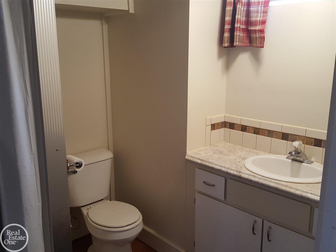 2396 Partridge Road Port Huron, MI 48060 - Photo 20 of 32 31289494-19.JPG
