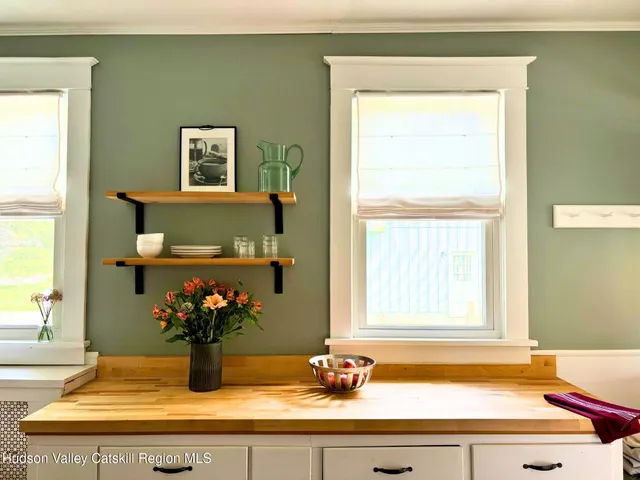 $4,000 | 590 Highway 23B, Hudson, NY 12534