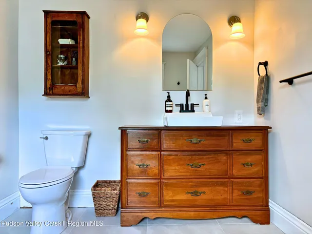 $4,000 | 590 Highway 23B, Hudson, NY 12534