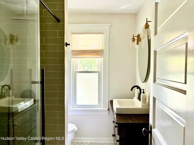 $4,000 | 590 Highway 23B, Hudson, NY 12534