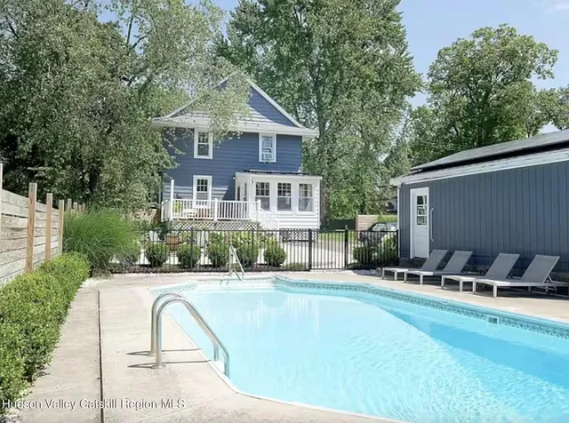 $4,000 | 590 Highway 23B, Hudson, NY 12534