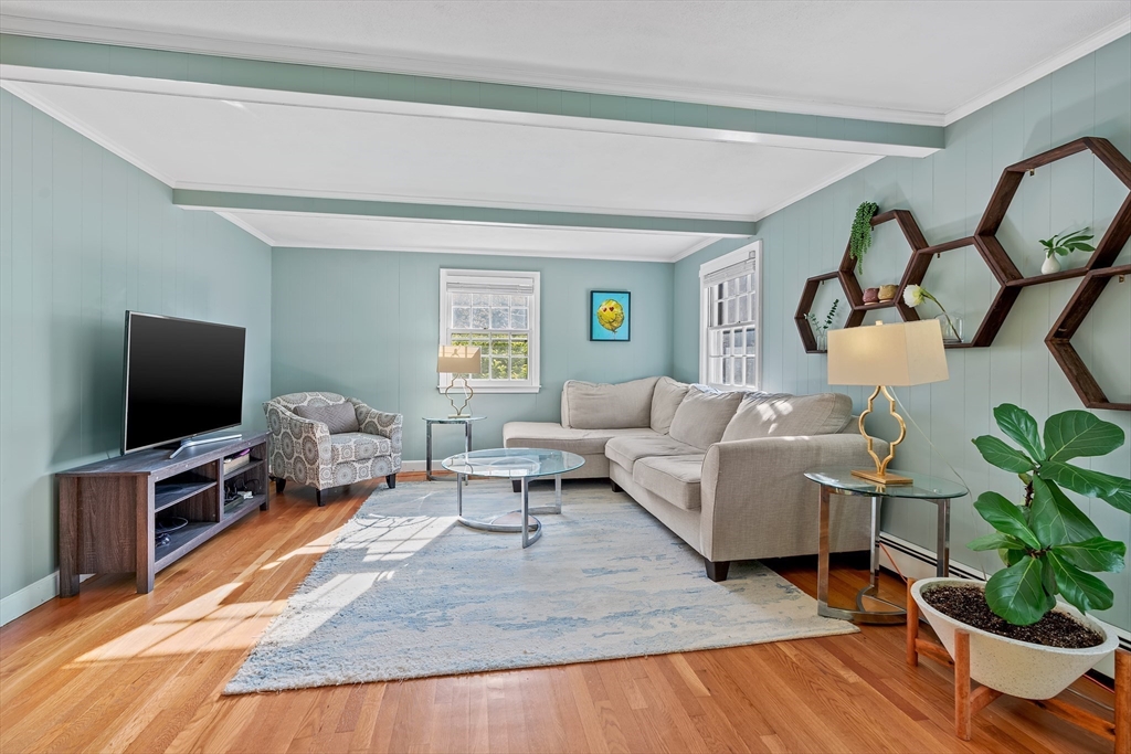 17 Old Wood Road Framingham, MA 01701 - Photo 5 of 18