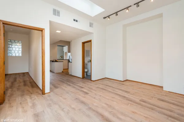 $2,250,000 | 3542 North Halsted Street, Chicago, IL 60657