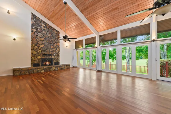 $419,900 | 687 Oahu Street, Diamondhead, MS 39525